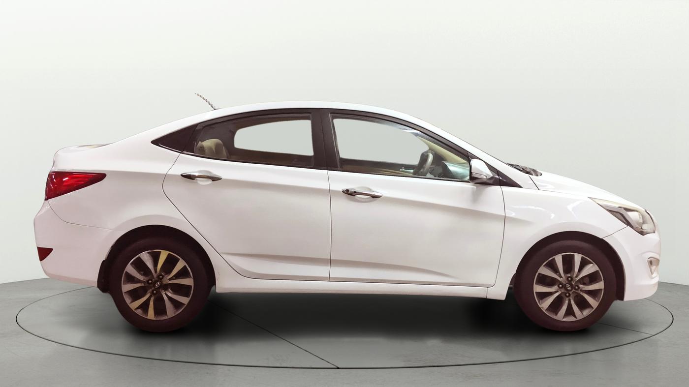 2015 Hyundai Verna FLUIDIC 1.6 CRDI S(O) 4S, Diesel, Manual, 92,597 km, Right Side View