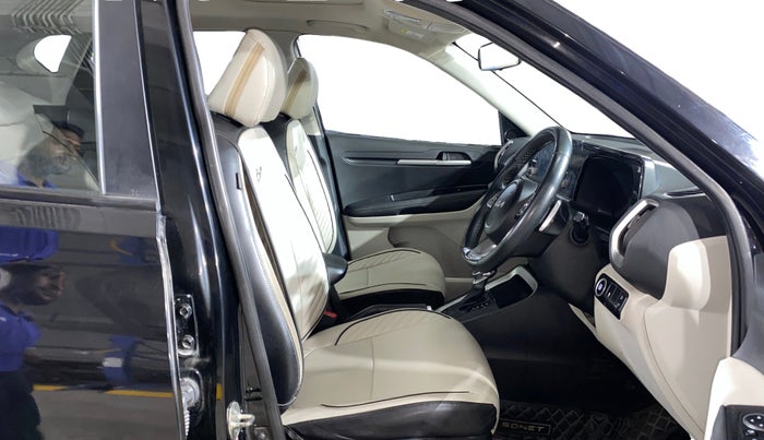 2023 KIA SONET HTX 1.5 AT, Diesel, Automatic, 39,363 km, Right Side Front Door Cabin