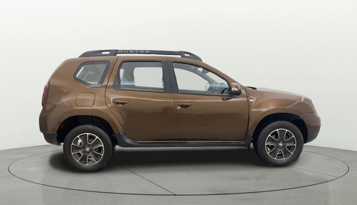 2019 Renault Duster 85 PS RXS MT DIESEL, Diesel, Manual, 1,18,148 km, Right Side View