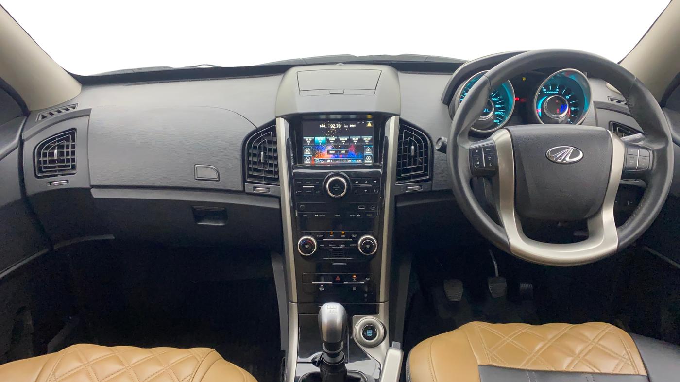 2020 Mahindra XUV500 W9, Diesel, Manual, 78,213 km, Dashboard