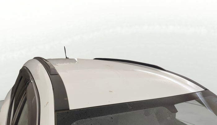 2022 Mahindra XUV700 MX P MT 5 STR, Petrol, Manual, 12,995 km, Roof