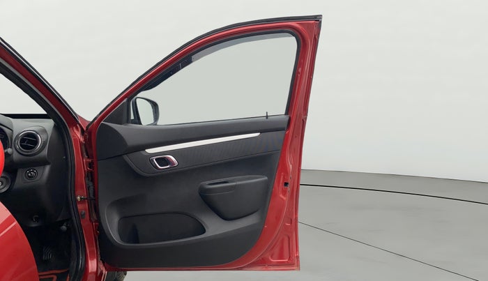 2024 Renault Kwid CLIMBER 1.0 AMT Dual Tone , Petrol, Automatic, 8,660 km, RHS Front Door