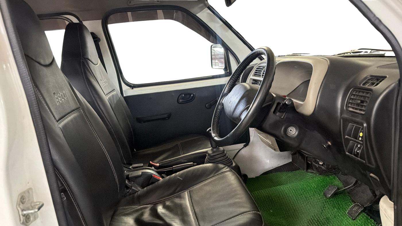 2017 Maruti Eeco 5 STR WITH A/C+HTR CNG, CNG, Manual, 80,504 km, Right Side Front Door Cabin
