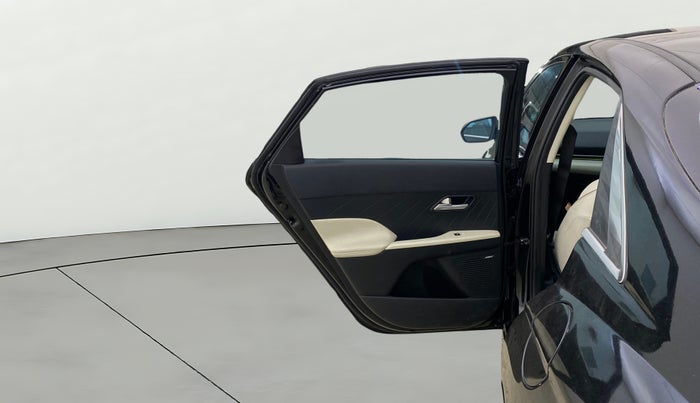 2025 Hyundai Verna SX(O) 1.5 MPI IVT , Petrol, Automatic, 5,455 km, LHS Rear Door