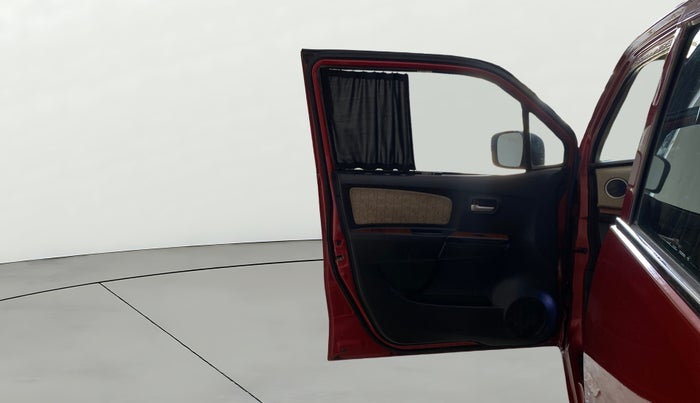 2017 Maruti Wagon R 1.0 VXI AMT, CNG, Automatic, 83,396 km, LHS Front Door