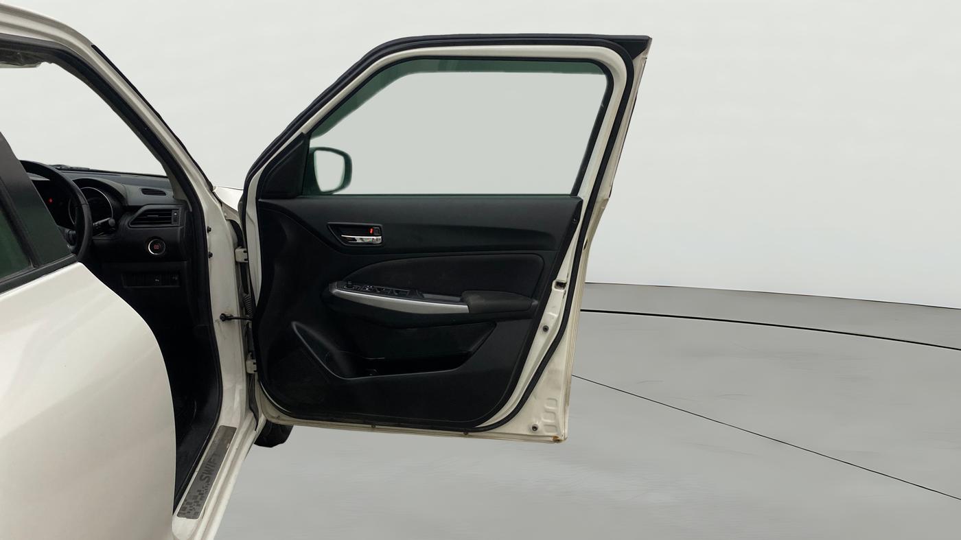 2018 Maruti Swift ZDI AMT, Diesel, Automatic, 87,271 km, RHS Front Door