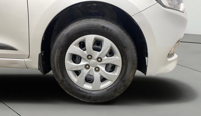 2016 Hyundai Elite i20 SPORTZ 1.2, Petrol, Manual, 49,189 km, Right Front Wheel