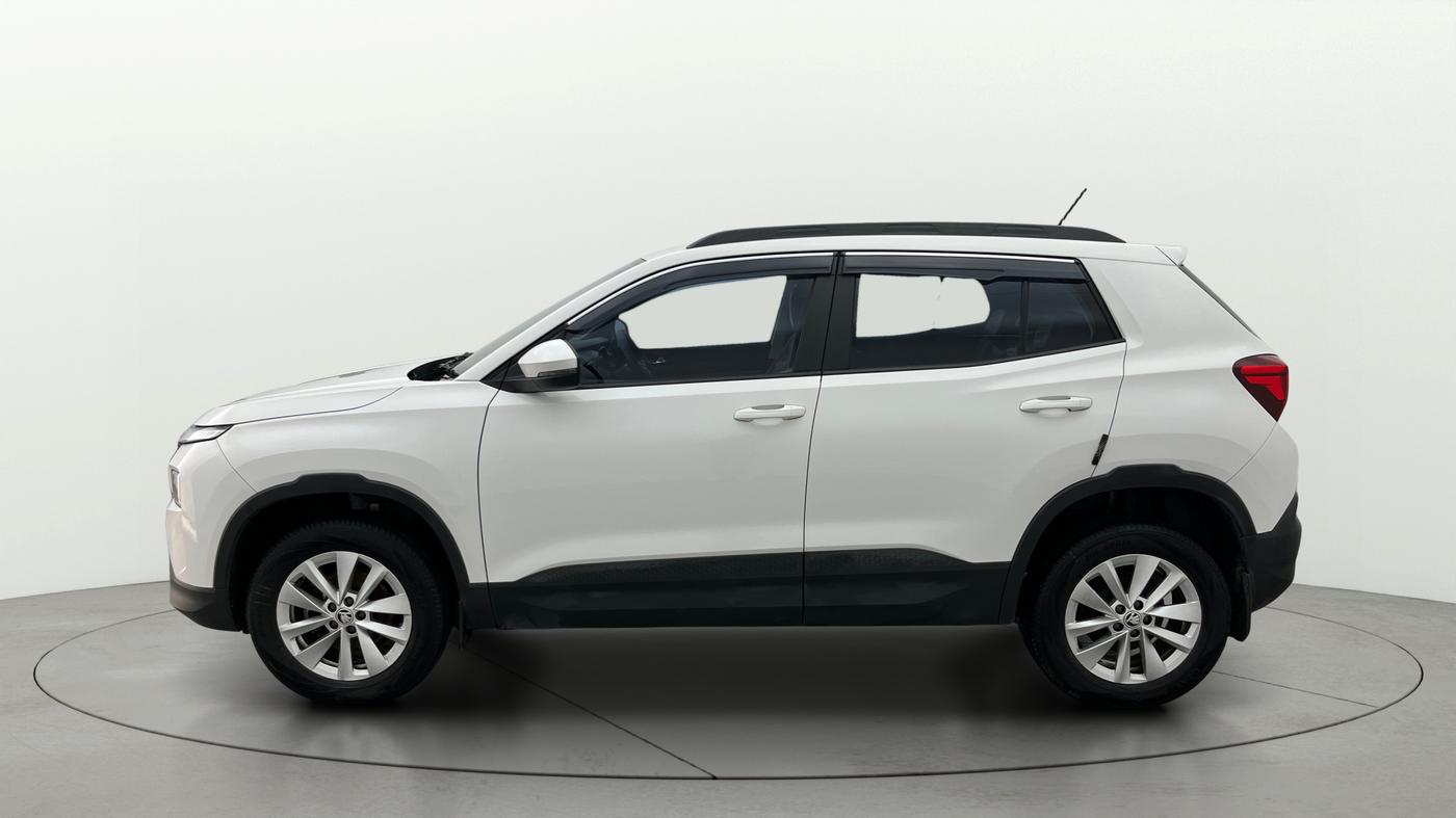 2025 Skoda Kylaq Signature, Petrol, Manual, 15,643 km, Left Side