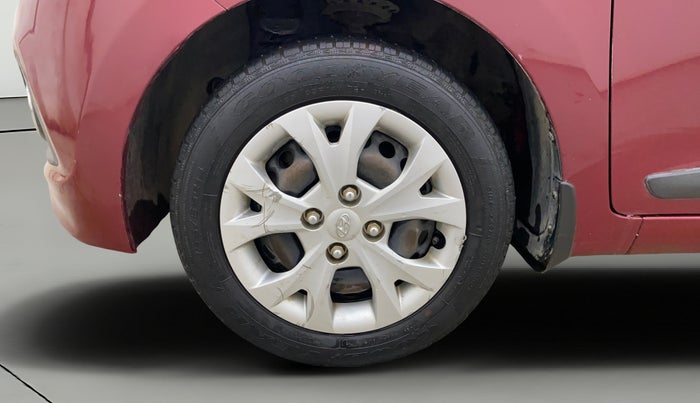 2014 Hyundai Grand i10 SPORTZ AT 1.2 KAPPA VTVT, Petrol, Automatic, 33,416 km, Left Front Wheel