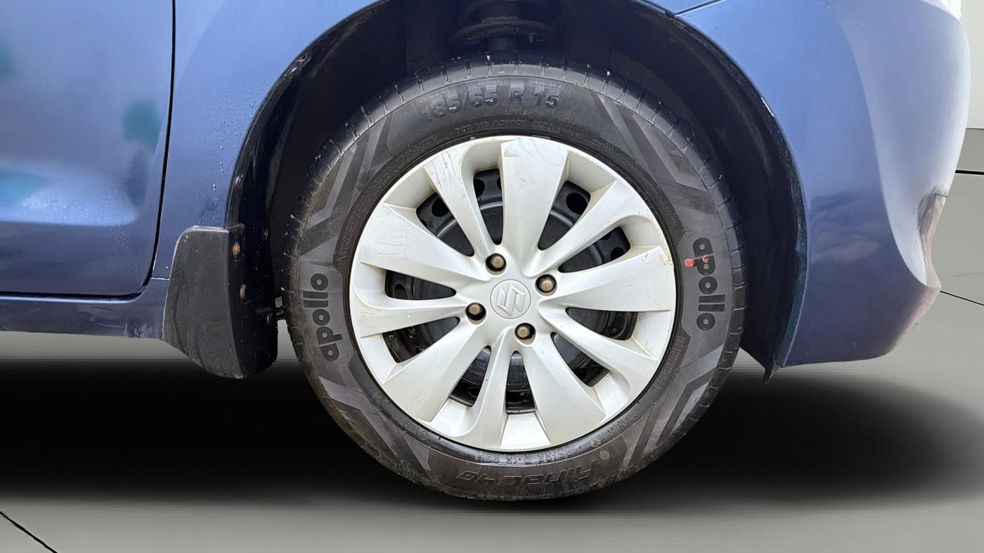 2017 Maruti Baleno DELTA PETROL 1.2, Petrol, Manual, 65,381 km, Right Front Wheel
