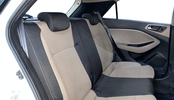 2016 Hyundai Elite i20 ASTA 1.2 (O), Petrol, Manual, 69,422 km, Right Side Rear Door Cabin