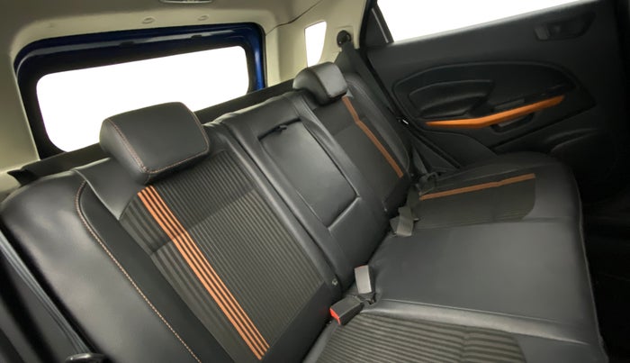 2020 Ford Ecosport TITANIUM 1.5 SPORTS(SUNROOF) PETROL, Petrol, Manual, 32,987 km, Right Side Rear Door Cabin