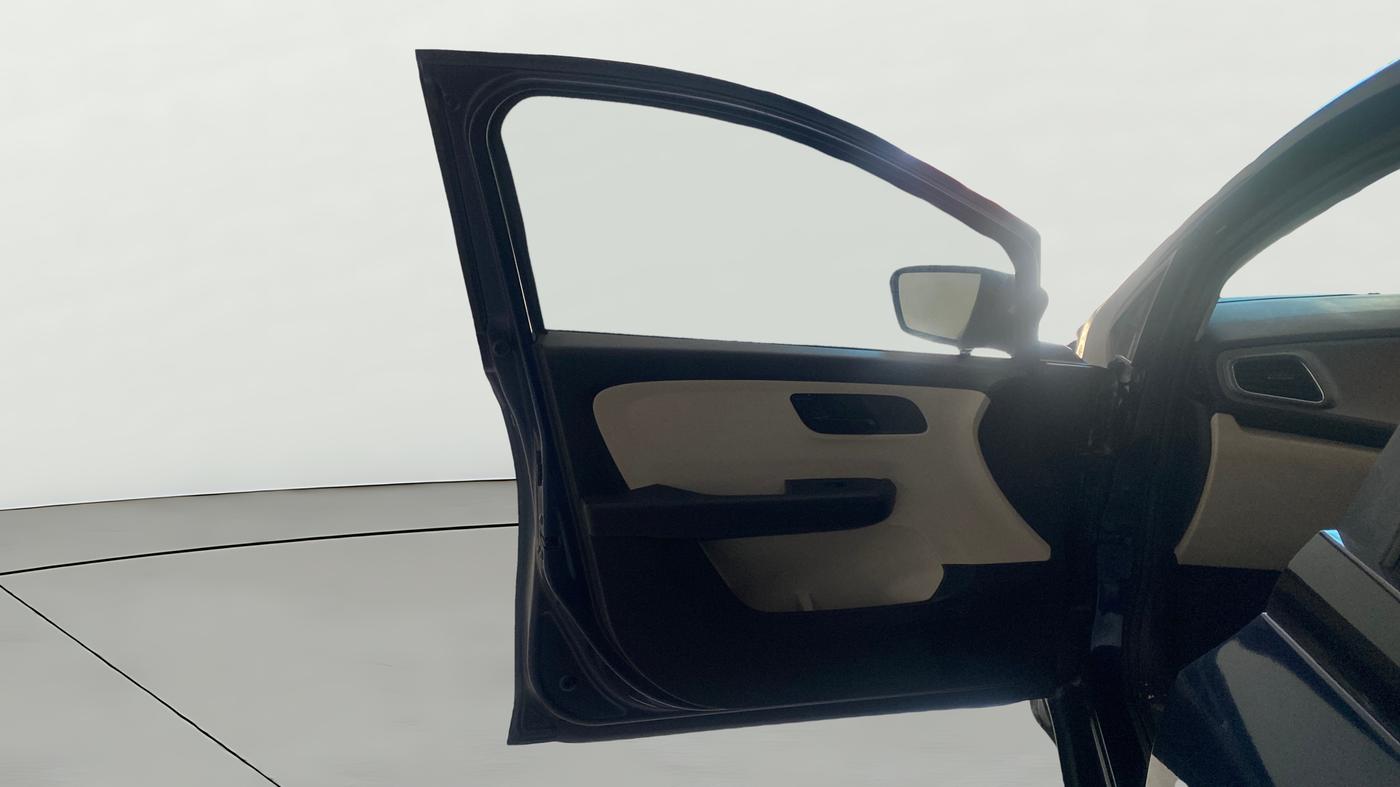 2023 Tata ALTROZ XM PLUS PETROL, CNG, Manual, 28,172 km, LHS Front Door