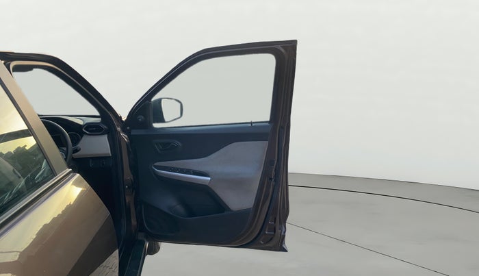 2024 Nissan MAGNITE  XE AMT EZ Shift, Petrol, Automatic, 15,036 km, RHS Front Door