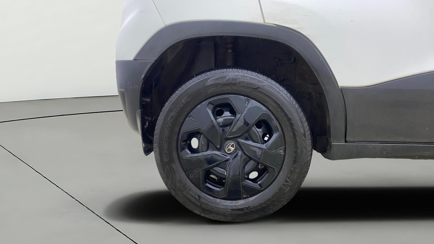 2025 Tata PUNCH Adventure Plus iCNG, CNG, Manual, 12,203 km, Right Rear Wheel