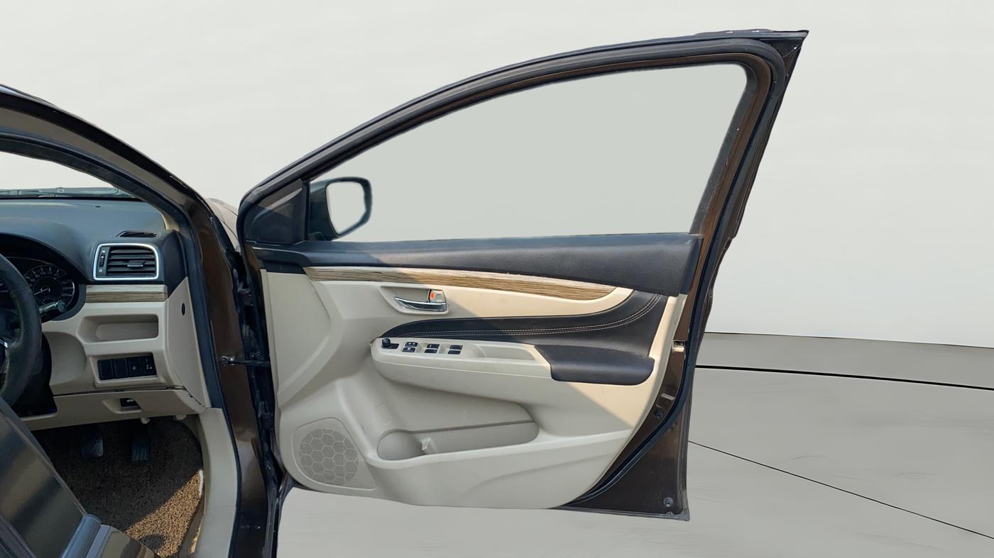 2019 Maruti Ciaz DELTA DIESEL 1.5, Diesel, Manual, 95,531 km, RHS Front Door