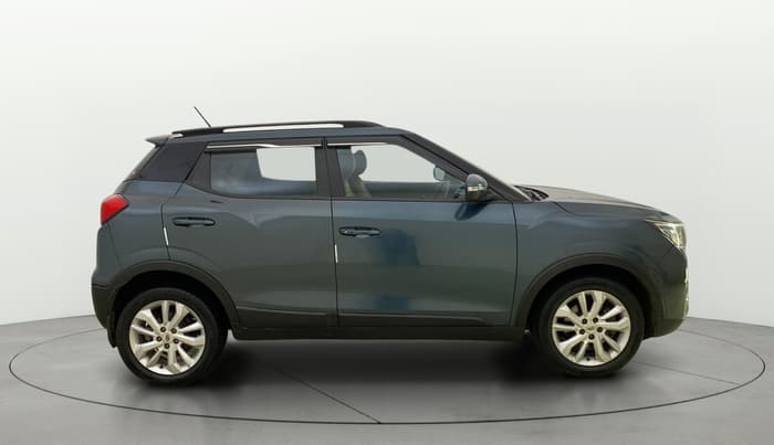 2021 Mahindra XUV300 W8 1.2 PETROL, Petrol, Manual, 50,918 km, Right Side View