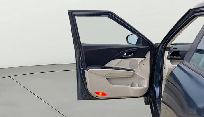 2021 Mahindra XUV300 W8 1.2 PETROL, Petrol, Manual, 50,918 km, LHS Front Door