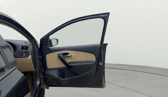 2018 Volkswagen Ameo HIGHLINE PLUS 1.5L AT 16 ALLOY, Diesel, Automatic, 1,09,788 km, RHS Front Door