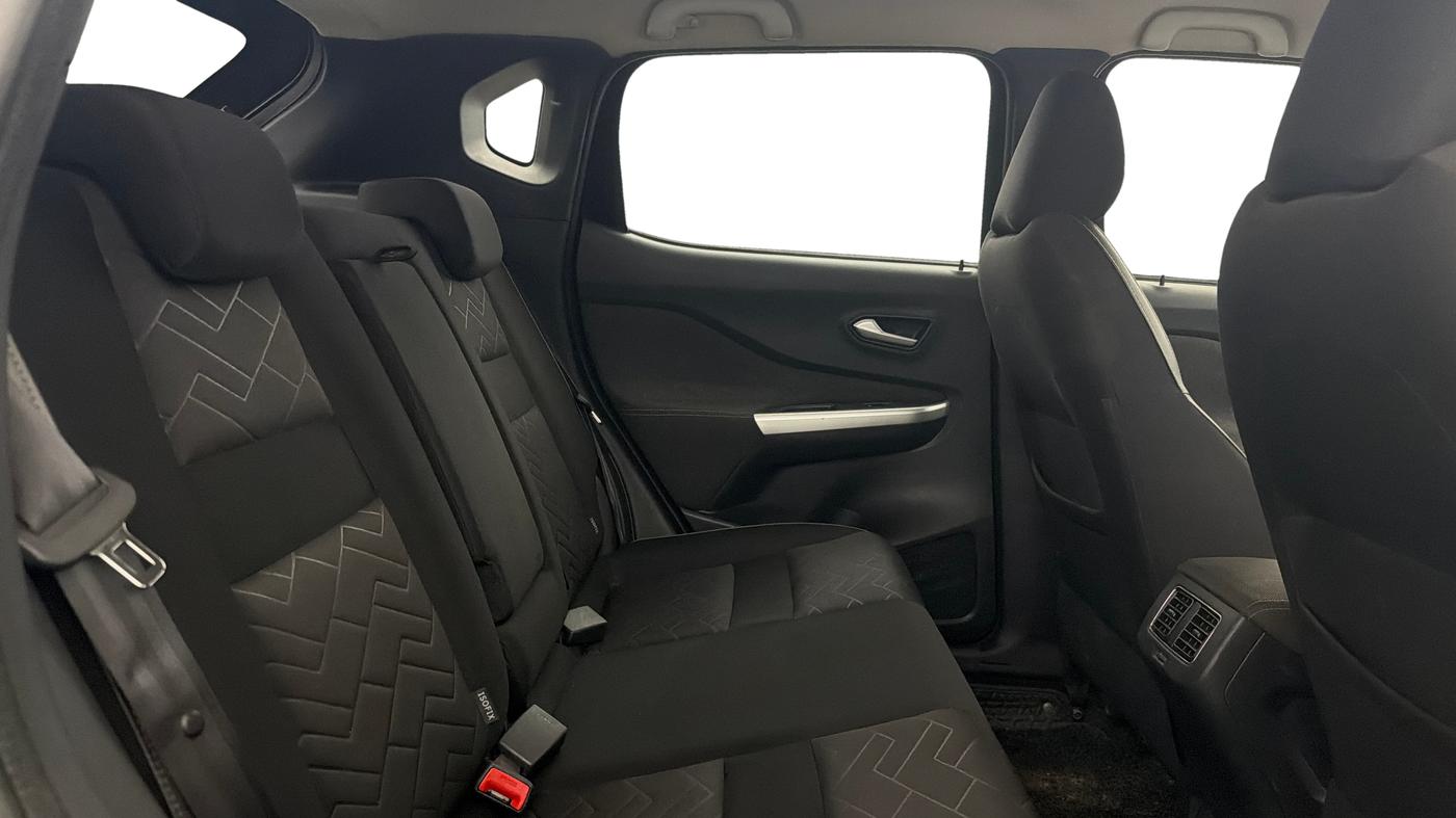 2022 Nissan MAGNITE XV PREMIUM, Petrol, Manual, 71,827 km, Right Side Rear Door Cabin