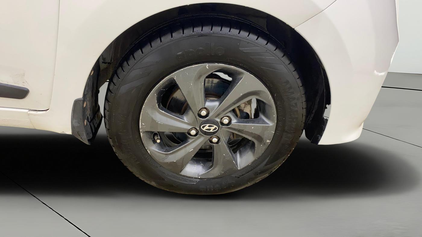 2018 Hyundai Grand i10 SPORTZ 1.2 KAPPA VTVT DUAL TONE, Petrol, Manual, 72,915 km, Right Front Wheel