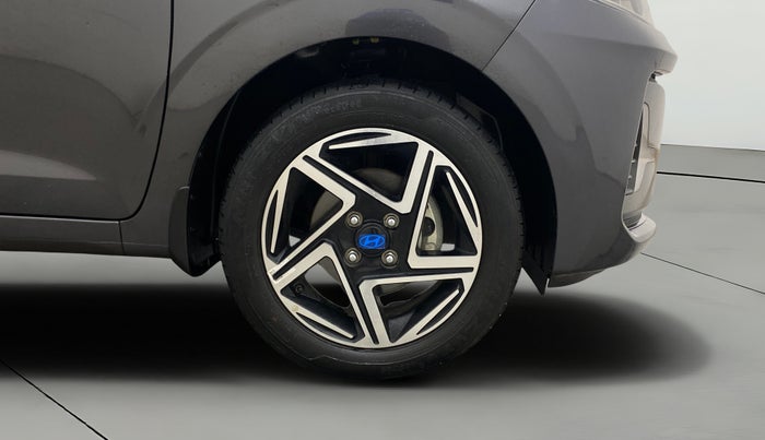 2024 Hyundai GRAND I10 NIOS ASTA AMT 1.2 KAPPA VTVT, Petrol, Automatic, 12,132 km, Right Front Wheel