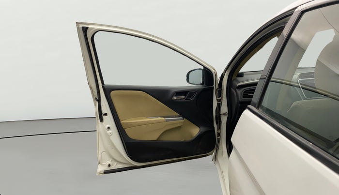 2015 Honda City 1.5L I-VTEC VX CVT, CNG, Automatic, 1,04,188 km, LHS Front Door