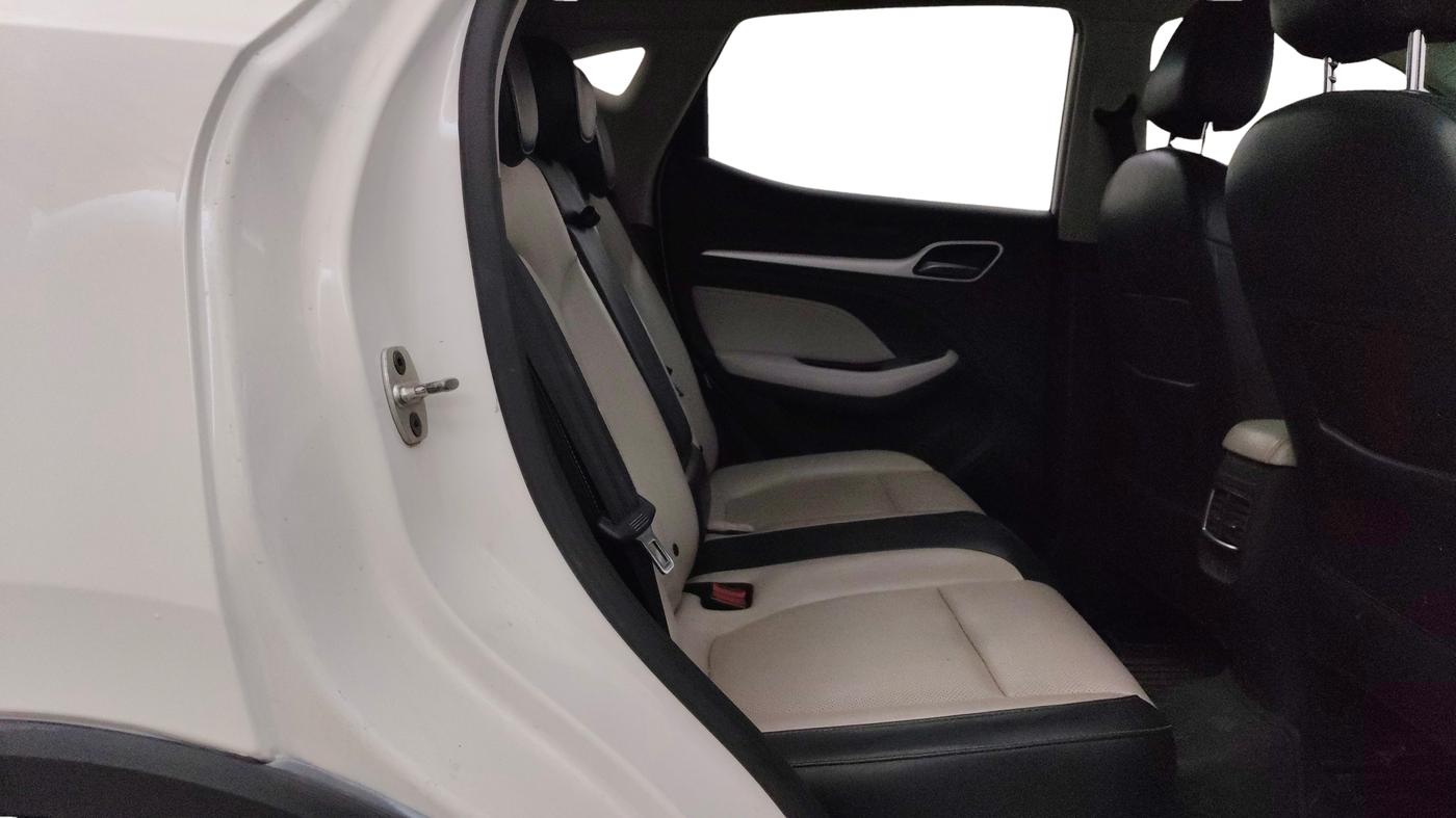 2022 MG ASTOR SHARP 1.5 MT, Petrol, Manual, 62,393 km, Right Side Rear Door Cabin