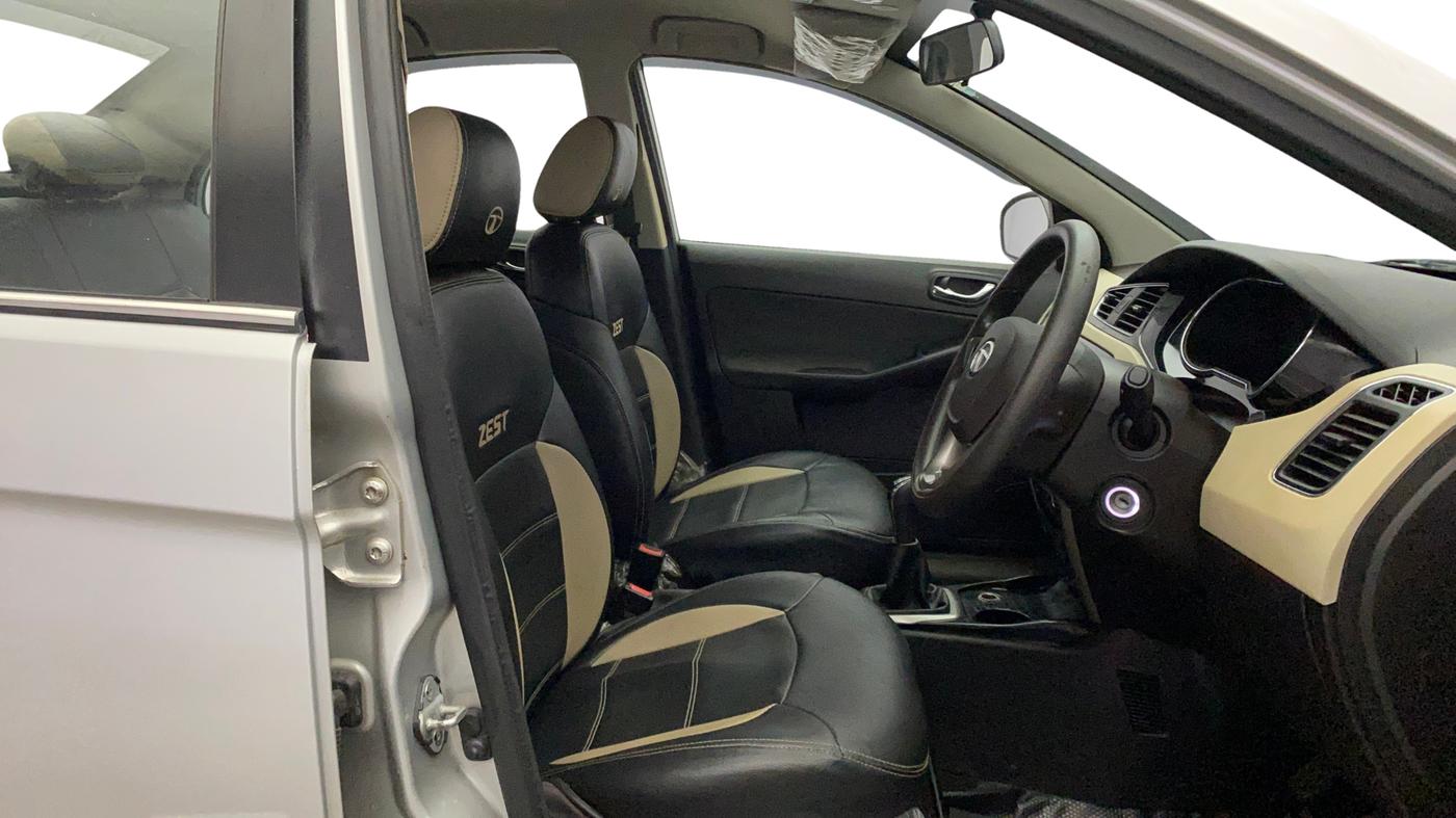 2016 Tata Zest XT PETROL, Petrol, Manual, 32,441 km, Right Side Front Door Cabin