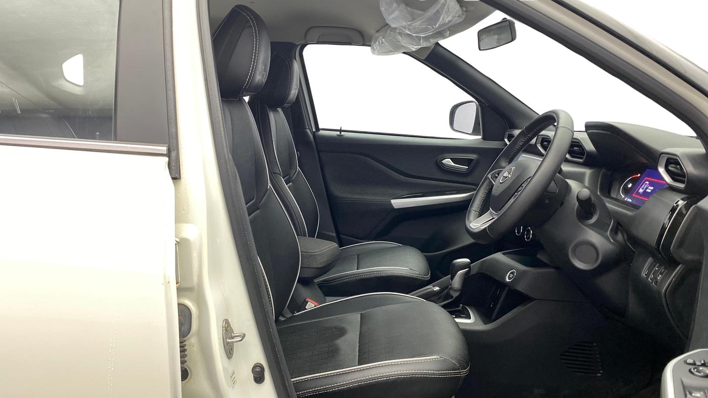2023 Nissan MAGNITE XV PREMIUM TURBO CVT DUAL TONE, Petrol, Automatic, 6,857 km, Right Side Front Door Cabin