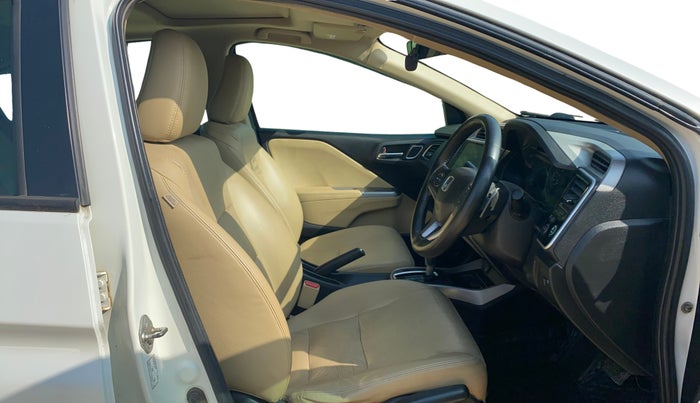 2018 Honda City 1.5L I-VTEC ZX CVT, CNG, Automatic, 57,304 km, Right Side Front Door Cabin