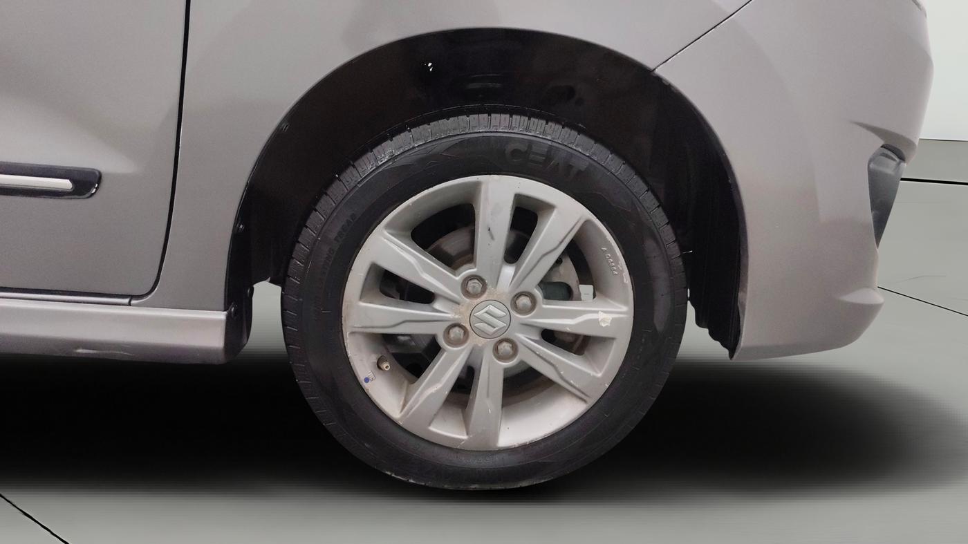 2014 Maruti Wagon R Stingray VXI, Petrol, Manual, 63,999 km, Right Front Wheel