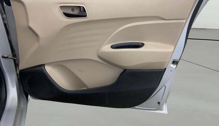 2019 Hyundai NEW SANTRO ERA EXECUTIVE, Petrol, Manual, 33,047 km, Driver Side Door Panels Control