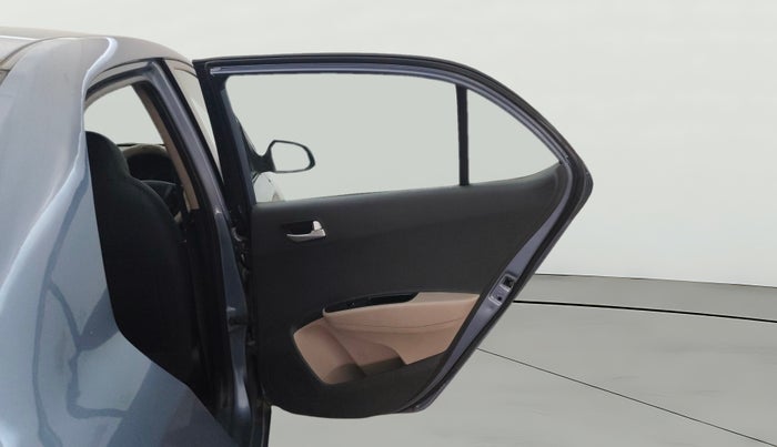 2015 Hyundai Xcent S 1.2, Petrol, Manual, 1,08,313 km, RHS Rear Door