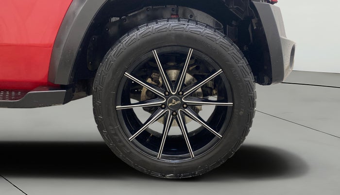 2021 Mahindra Thar LX PETROL HT 4WD AT, Petrol, Automatic, 35,731 km, Right Front Wheel