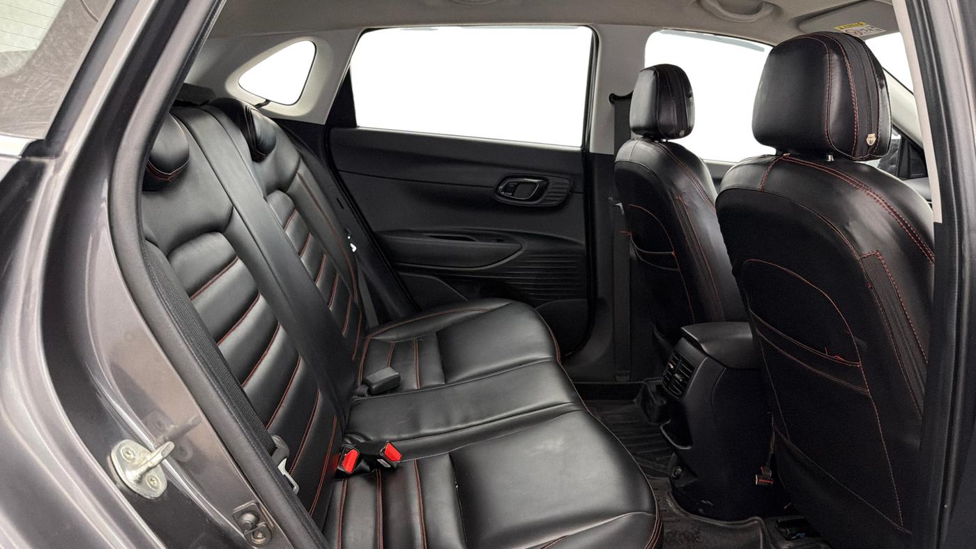 2022 Hyundai NEW I20 SPORTZ 1.2 MT, Petrol, Manual, 64,813 km, Right Side Rear Door Cabin