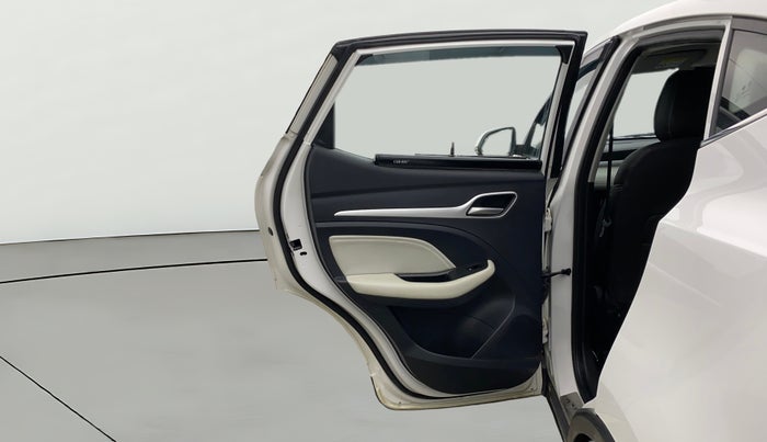 2024 MG ASTOR Sprint 1.5 MT (Ivory), Petrol, Manual, 7,186 km, LHS Rear Door