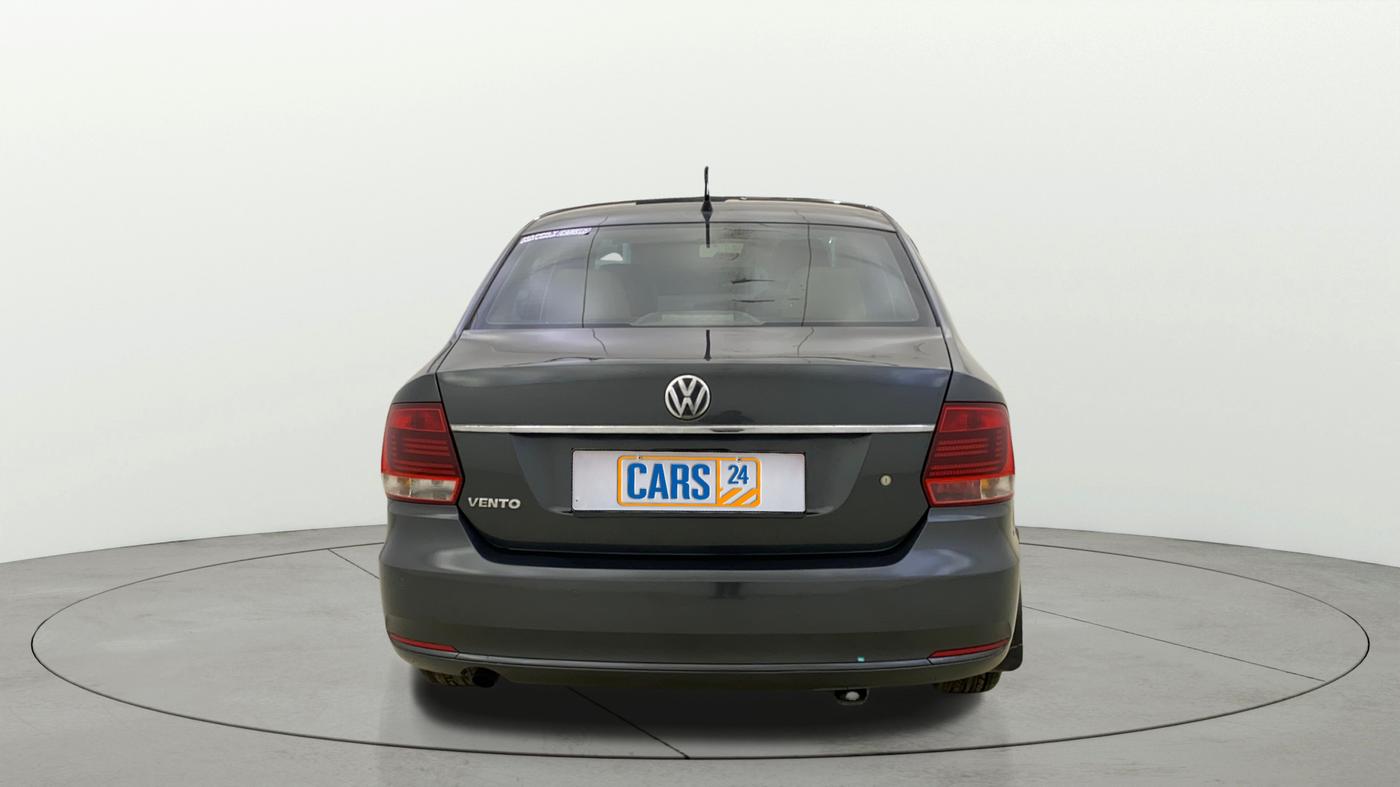 2015 Volkswagen Vento COMFORTLINE 1.6, Petrol, Manual, 45,335 km, Back/Rear