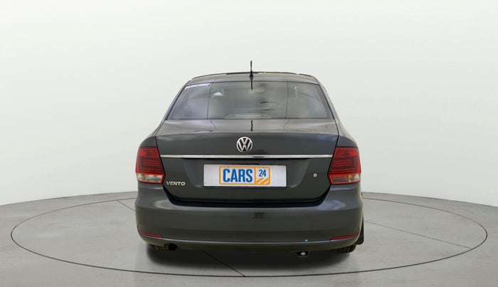 2015 Volkswagen Vento COMFORTLINE 1.6, Petrol, Manual, 45,326 km, Back/Rear