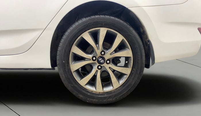 2014 Hyundai Verna FLUIDIC 1.6 CRDI SX, Diesel, Manual, 1,35,671 km, Left Rear Wheel