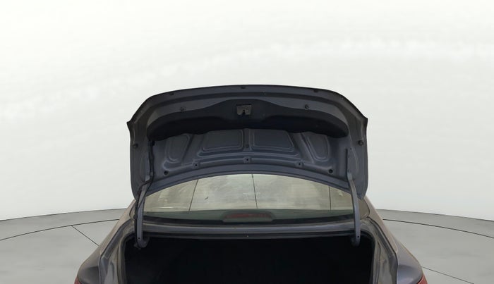 2014 Hyundai Verna FLUIDIC 1.6 VTVT SX, Petrol, Manual, 52,010 km, Boot Door Open