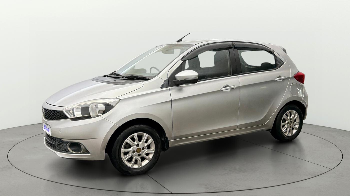 2016 Tata Tiago XZ PETROL, Petrol, Manual, 30,394 km, Left Front Diagonal