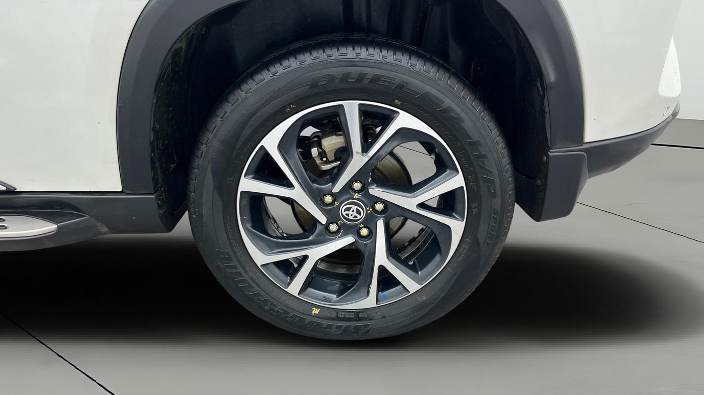2024 Toyota URBAN CRUISER HYRYDER G NEO DRIVE, Petrol, Manual, 1,23,680 km, Left Rear Wheel