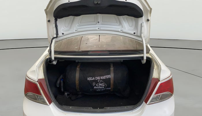 2015 Hyundai Verna FLUIDIC 4S 1.6 VTVT S, CNG, Manual, 71,738 km, Boot Open Zoomed View