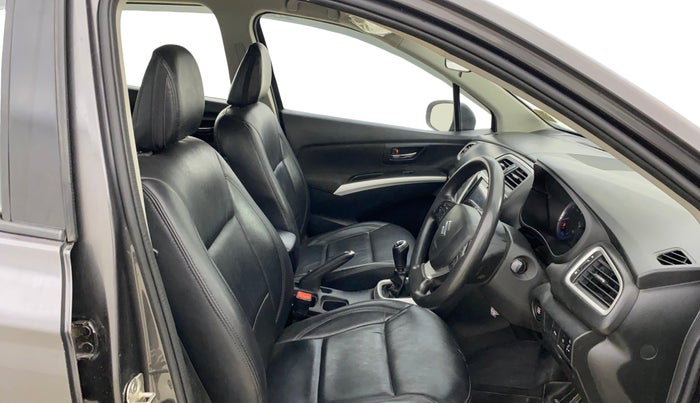 2017 Maruti S Cross ZETA 1.3, Diesel, Manual, 68,717 km, Right Side Front Door Cabin