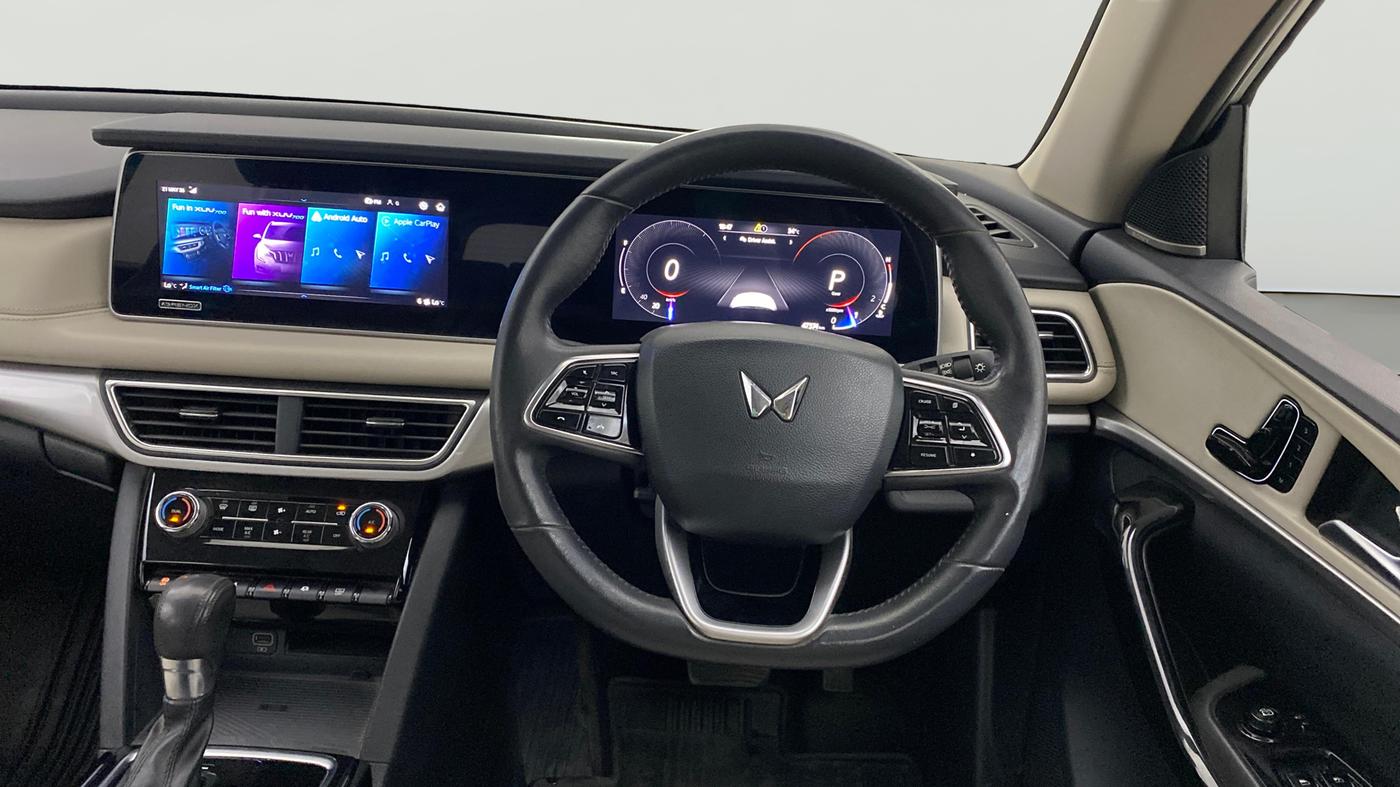2021 Mahindra XUV700 AX 7 LUXURY P AT 7 STR, Petrol, Automatic, 47,374 km, Steering Wheel Close Up
