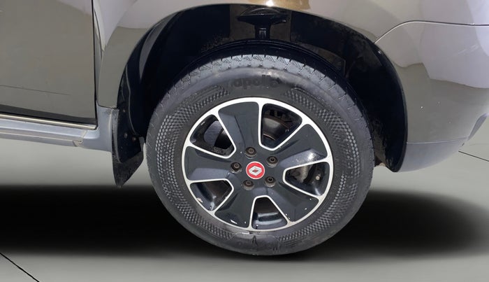 2017 Renault Duster 85 PS RXS MT DIESEL, Diesel, Manual, 1,40,934 km, Right Front Wheel