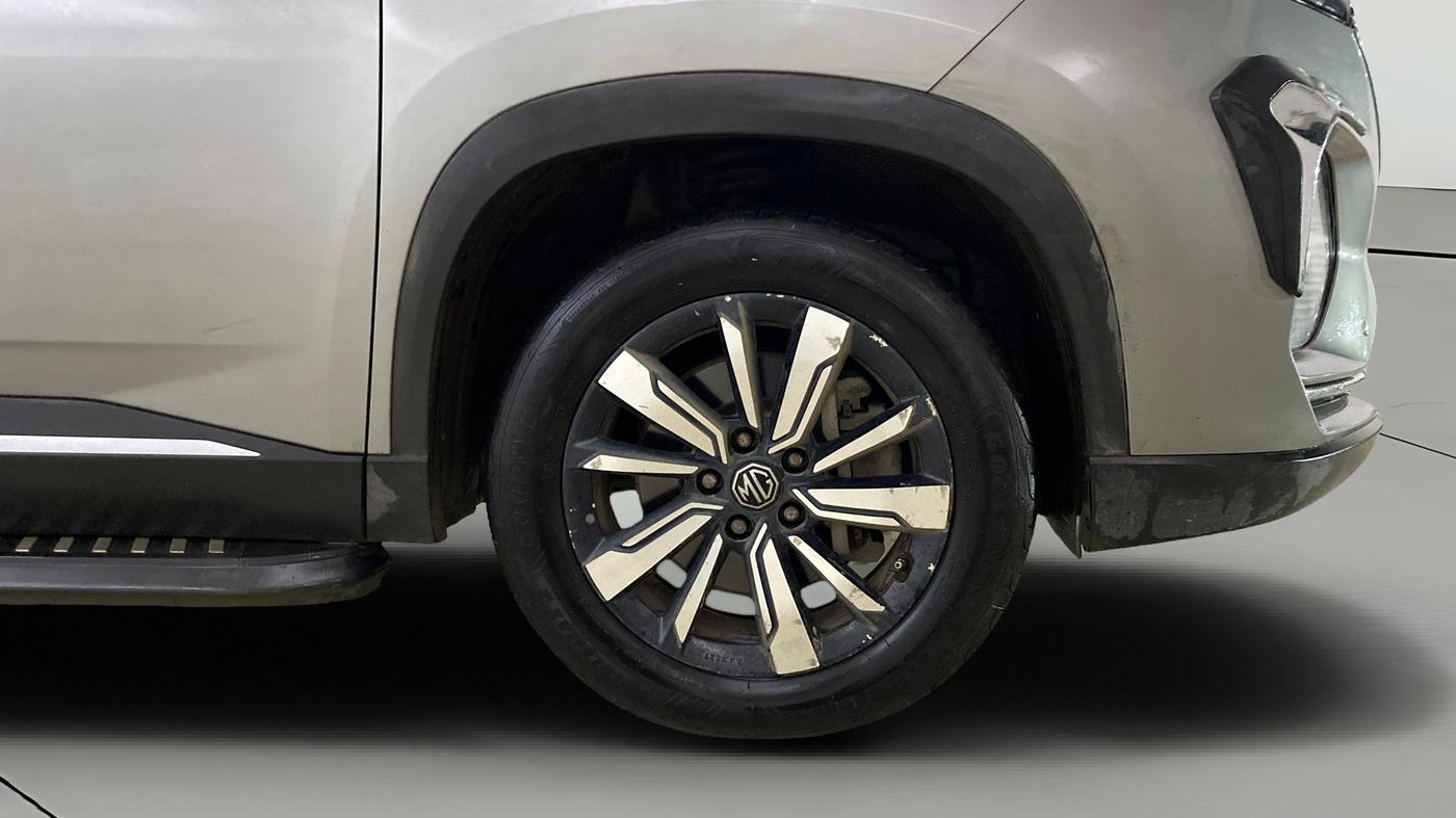 2020 MG HECTOR PLUS SHARP 1.5 PETROL TURBO DCT 6-STR, Petrol, Automatic, 74,411 km, Right Front Wheel