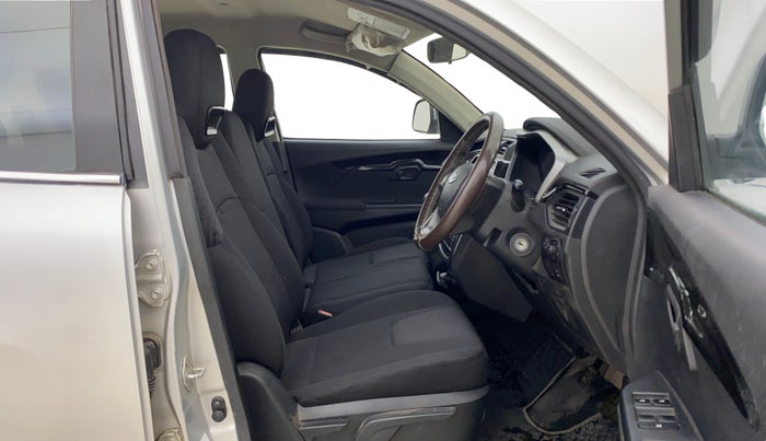 2017 Mahindra KUV 100 NXT K8 P 6 STR, Petrol, Manual, 23,027 km, Right Side Front Door Cabin
