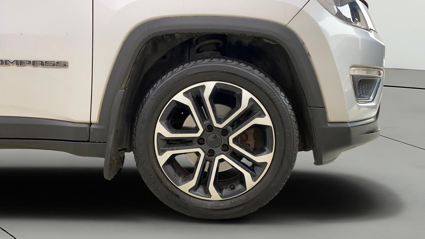 2020 Jeep Compass LIMITED PLUS PETROL AT, Petrol, Automatic, 29,556 km, Right Front Wheel